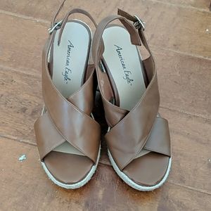 American Eagle brown platform heels sz 8